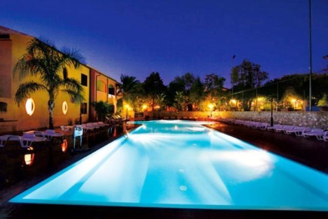 Hotel Villaggio Club Costa Degli Dei Рикади Экстерьер фото