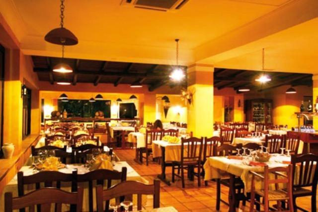 Hotel Villaggio Club Costa Degli Dei Рикади Ресторан фото